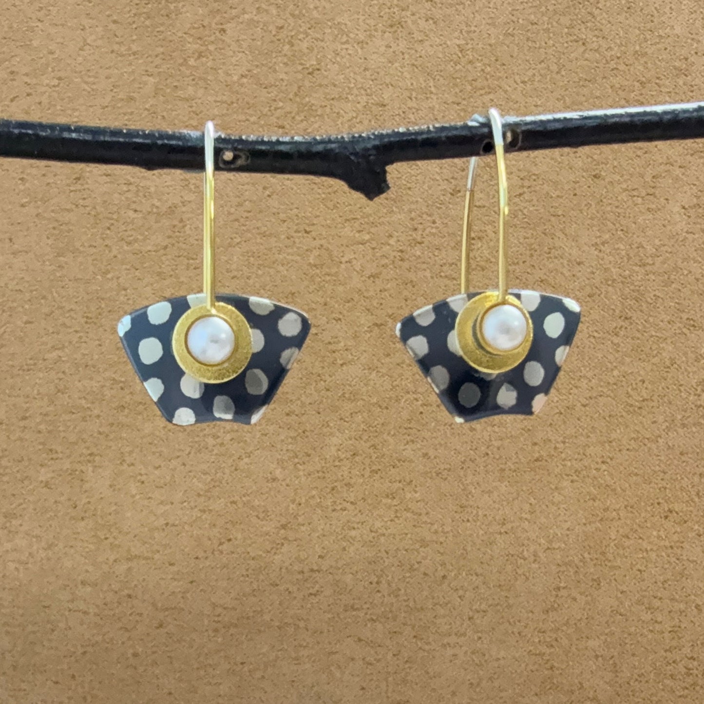 Tiny "Batik" Sterling earrings with Pearls