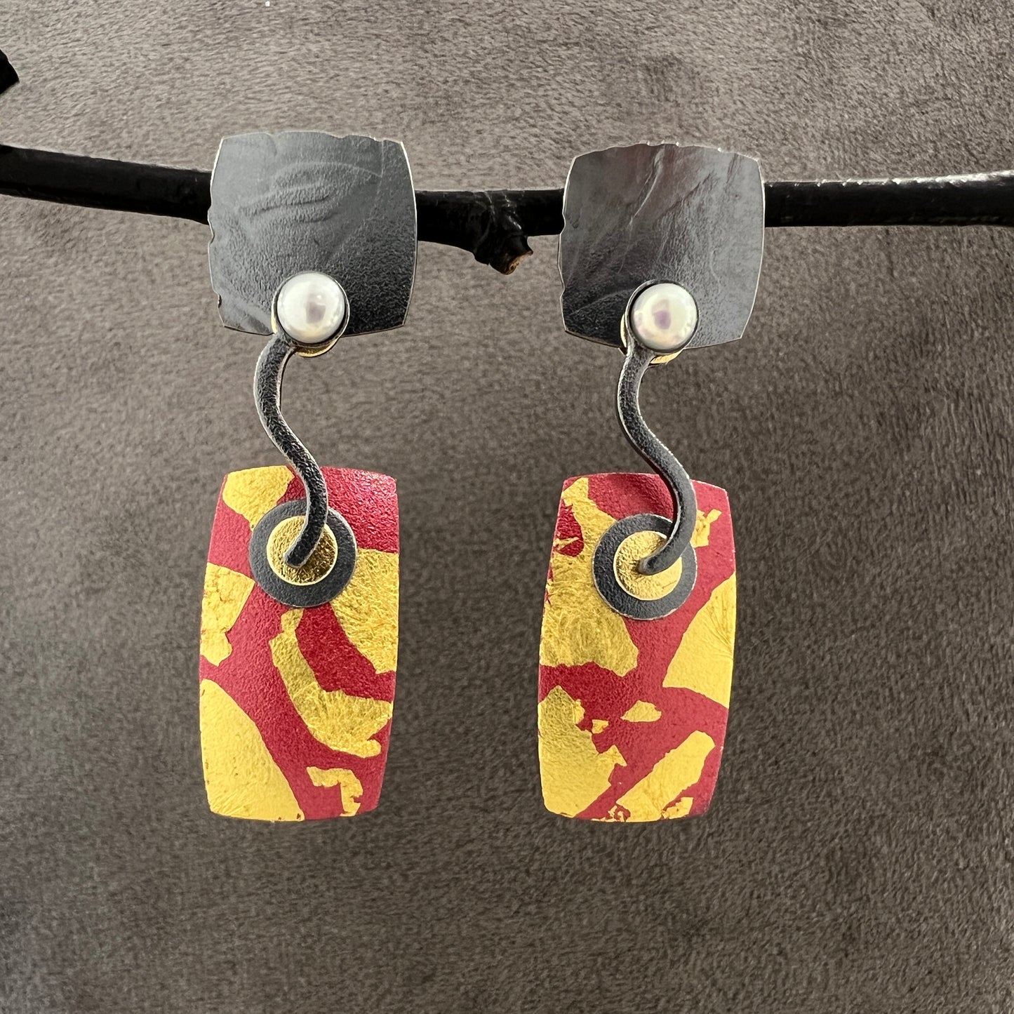 Posted Hiirodo and Goldleaf Earrings 2025