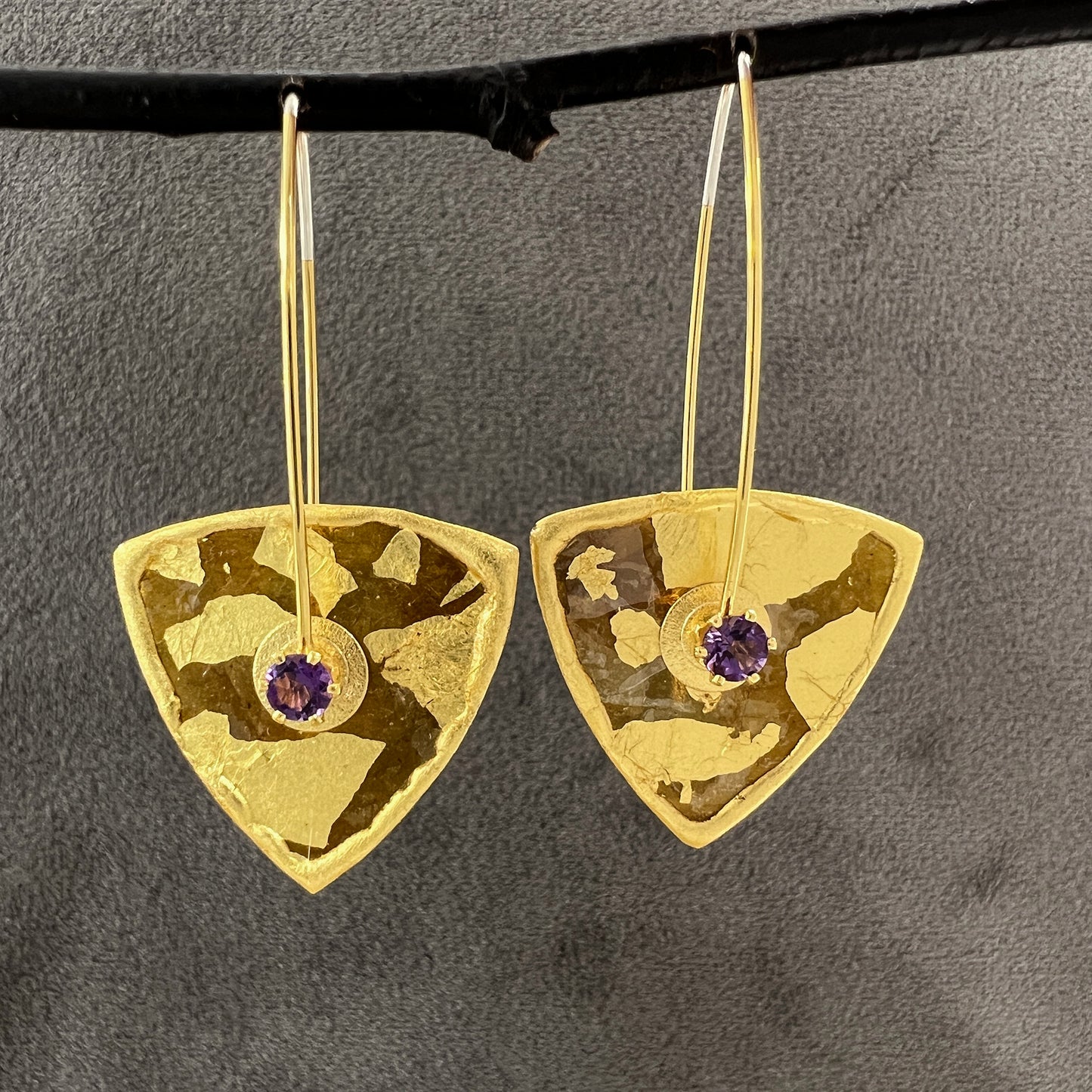 Medium Mica Triangles 2025