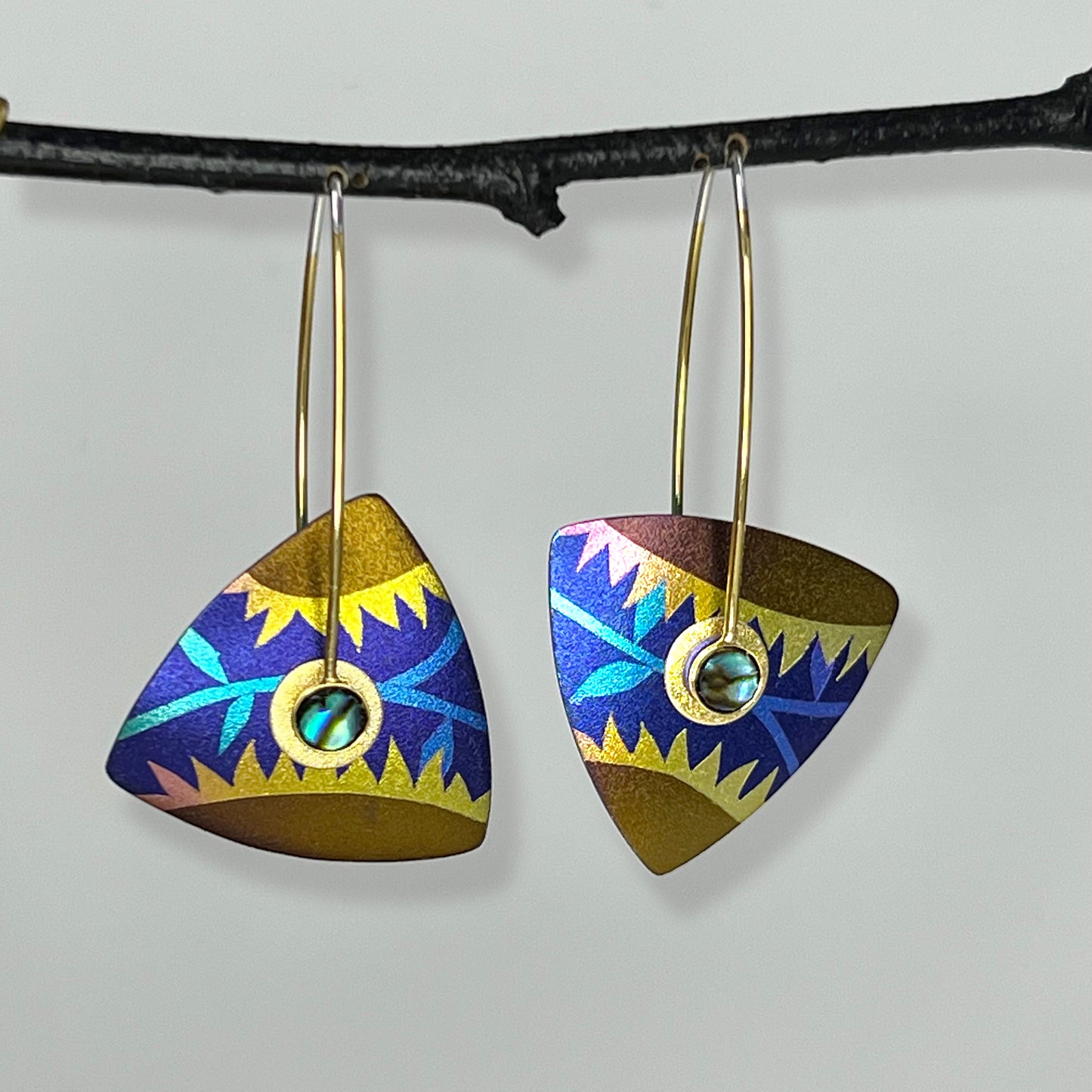 Medium Niobium Triangles