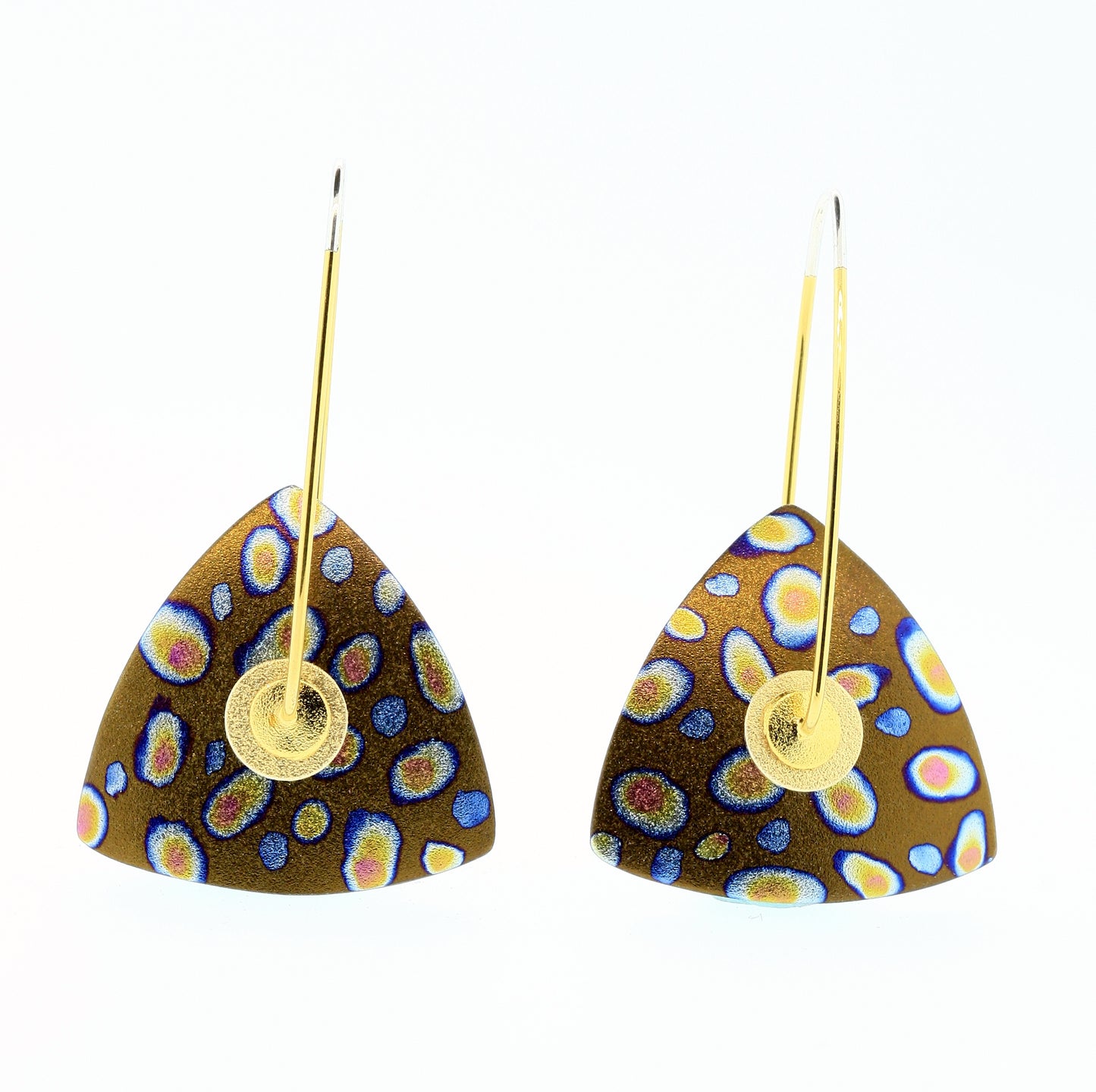 Medium Niobium Triangles
