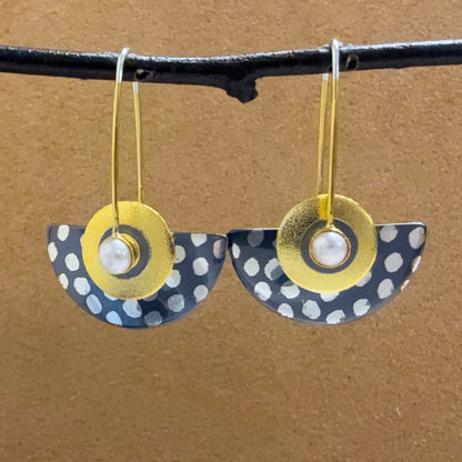 Small Batik earrings with Pearls