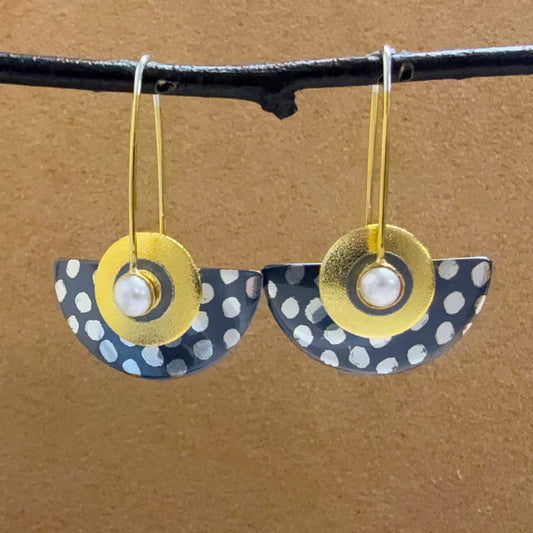 Small Batik earrings with Pearls
