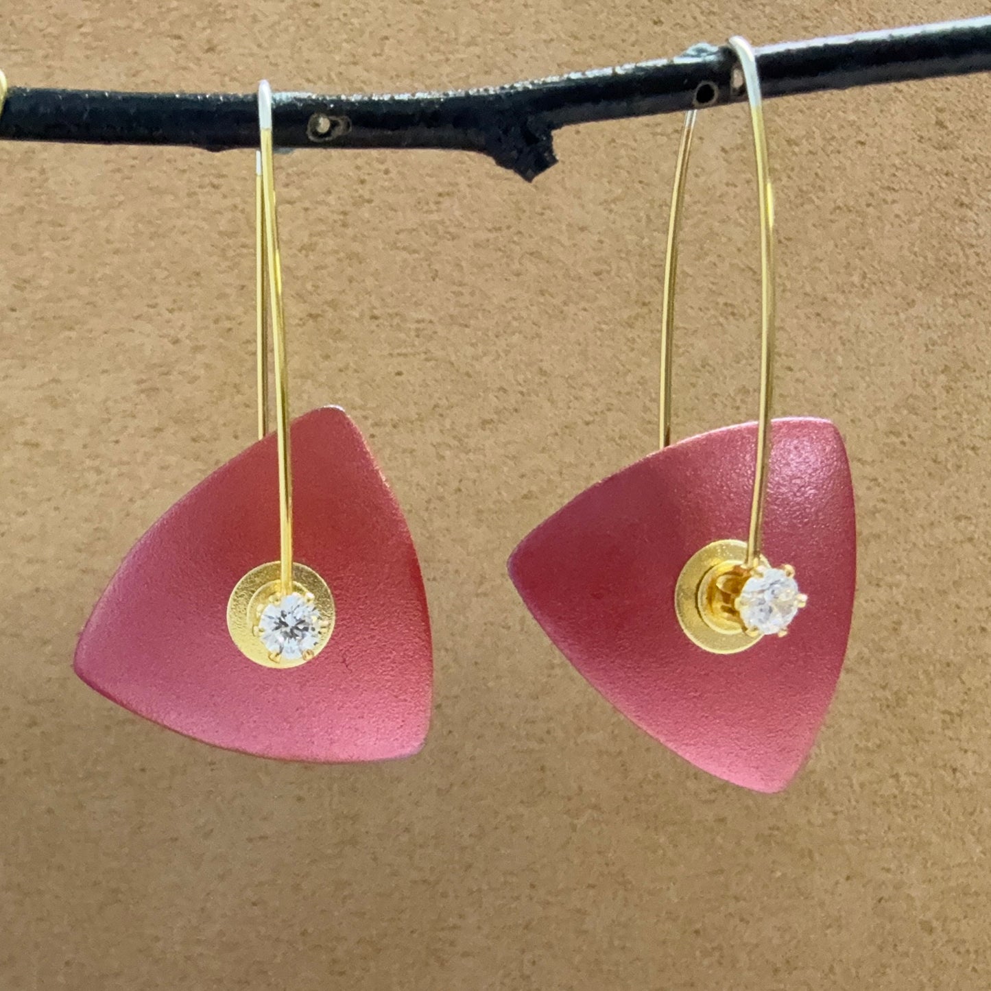Medium Hiirodo earrings with 4mm cubic zirconia