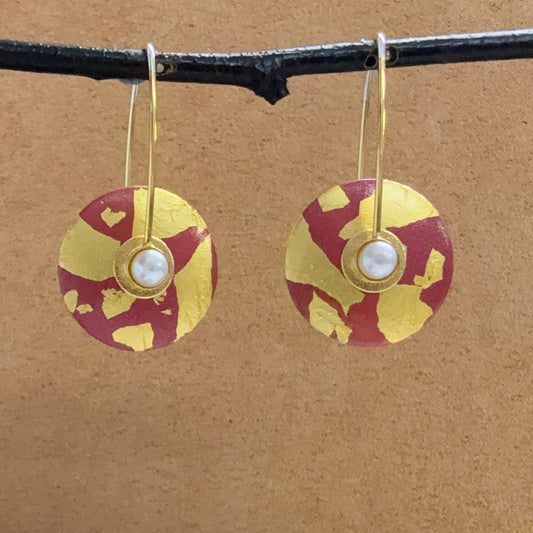 Medium Hiirodo Circle earrings with gold leaf and Freshwater Pearls