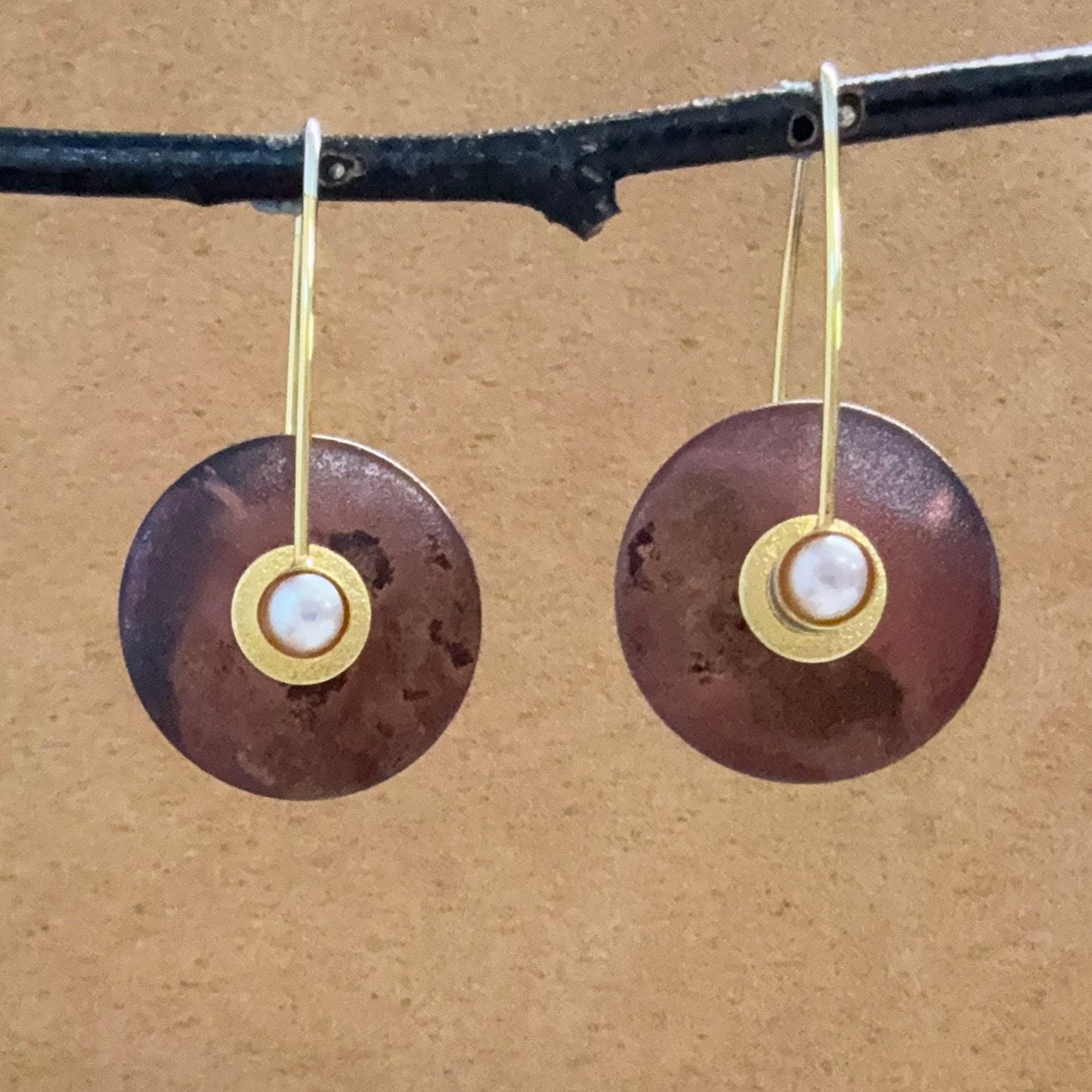 "Raku" Medium Circle Earrings with Natural Color Pearls
