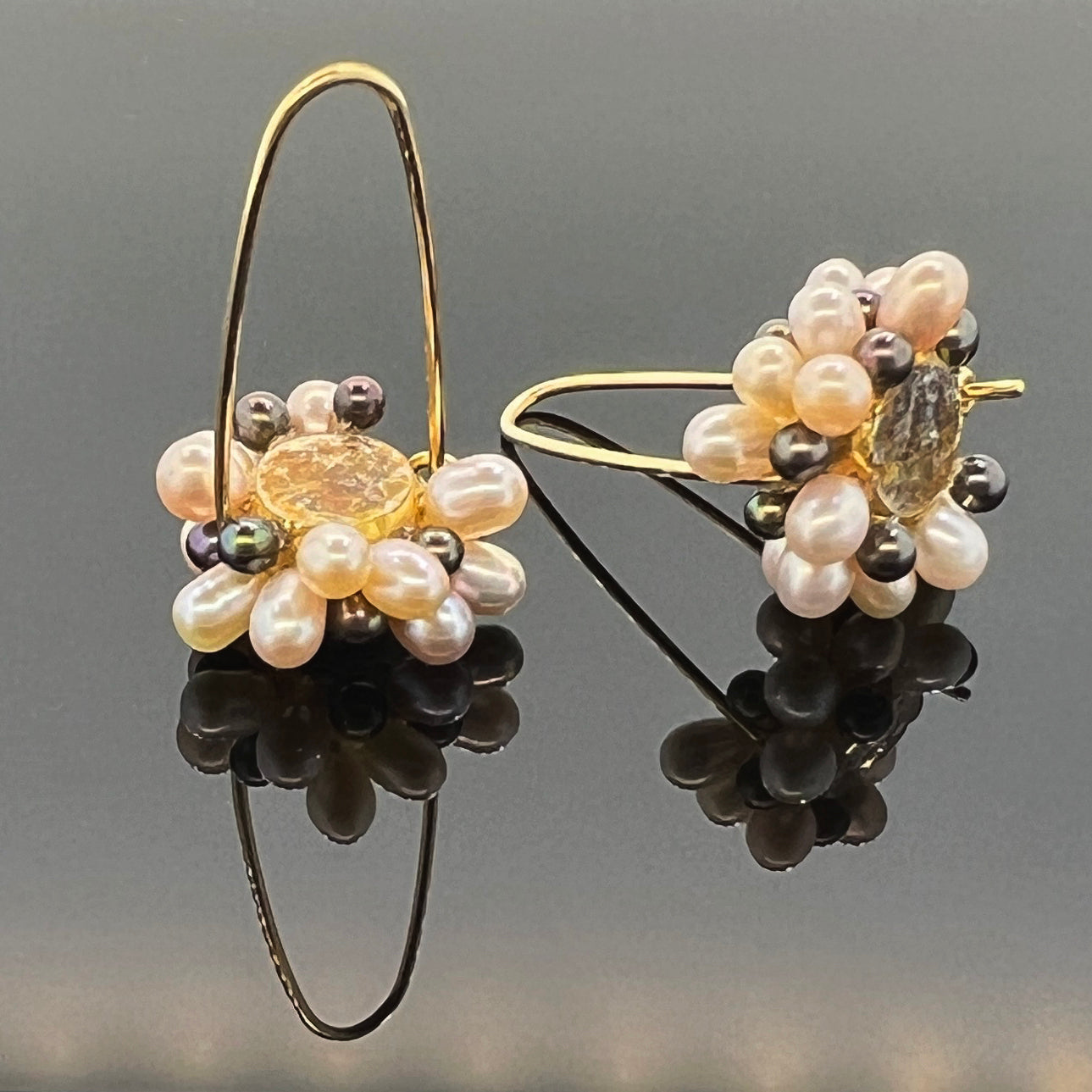 Small Pearl Nest earrings