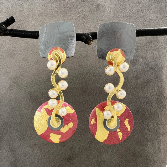 Posted Hiirodo and Goldleaf Wave Earrrings 2025