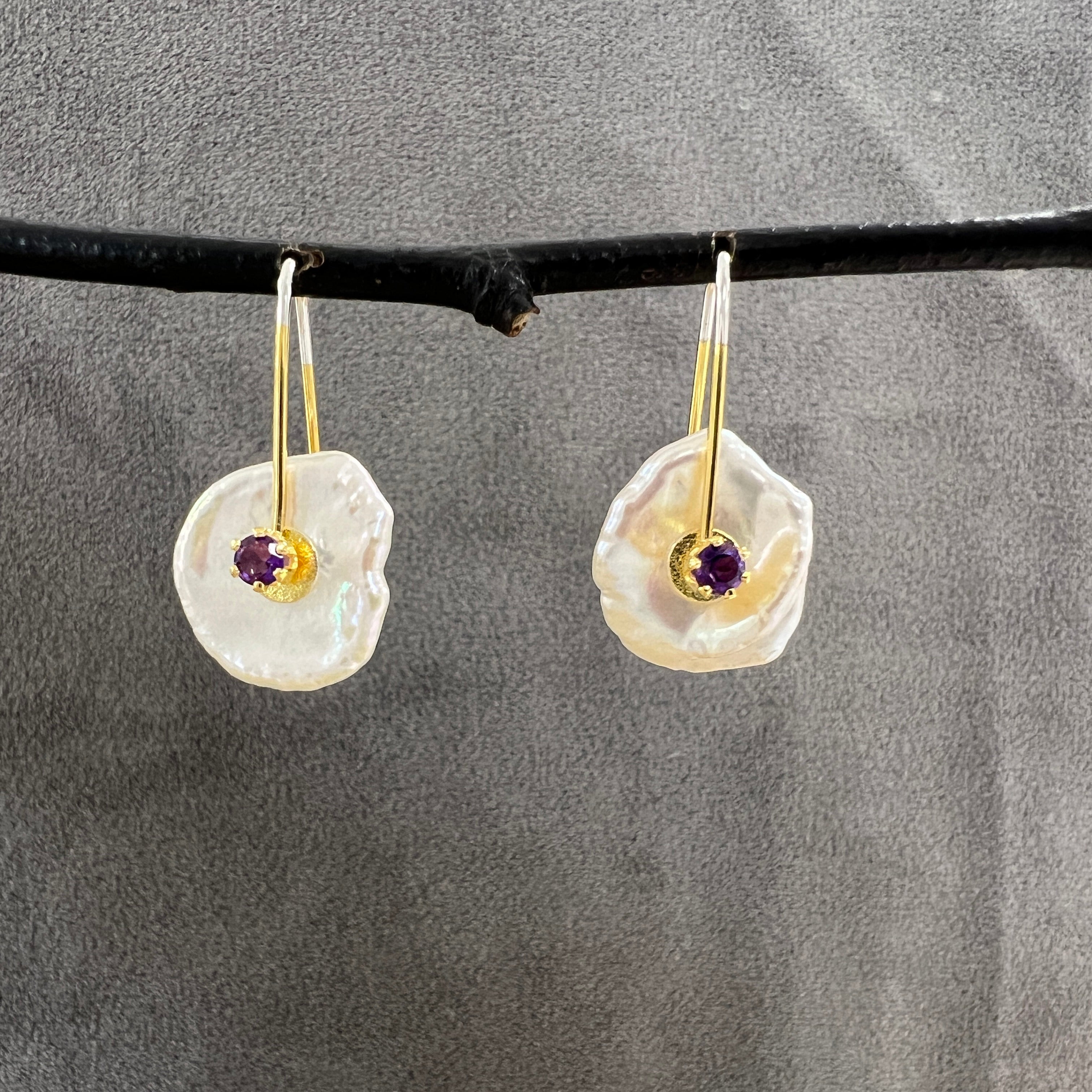 Small Keshi Pearl Post Earrings (SOURCE) - SOURCE objects（ソウス・オブジェクツ）公式通販