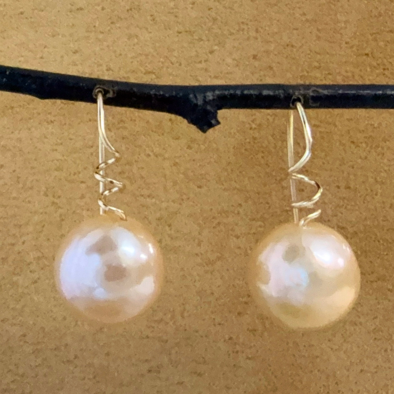 Large Pearl Tendril Drops 2026