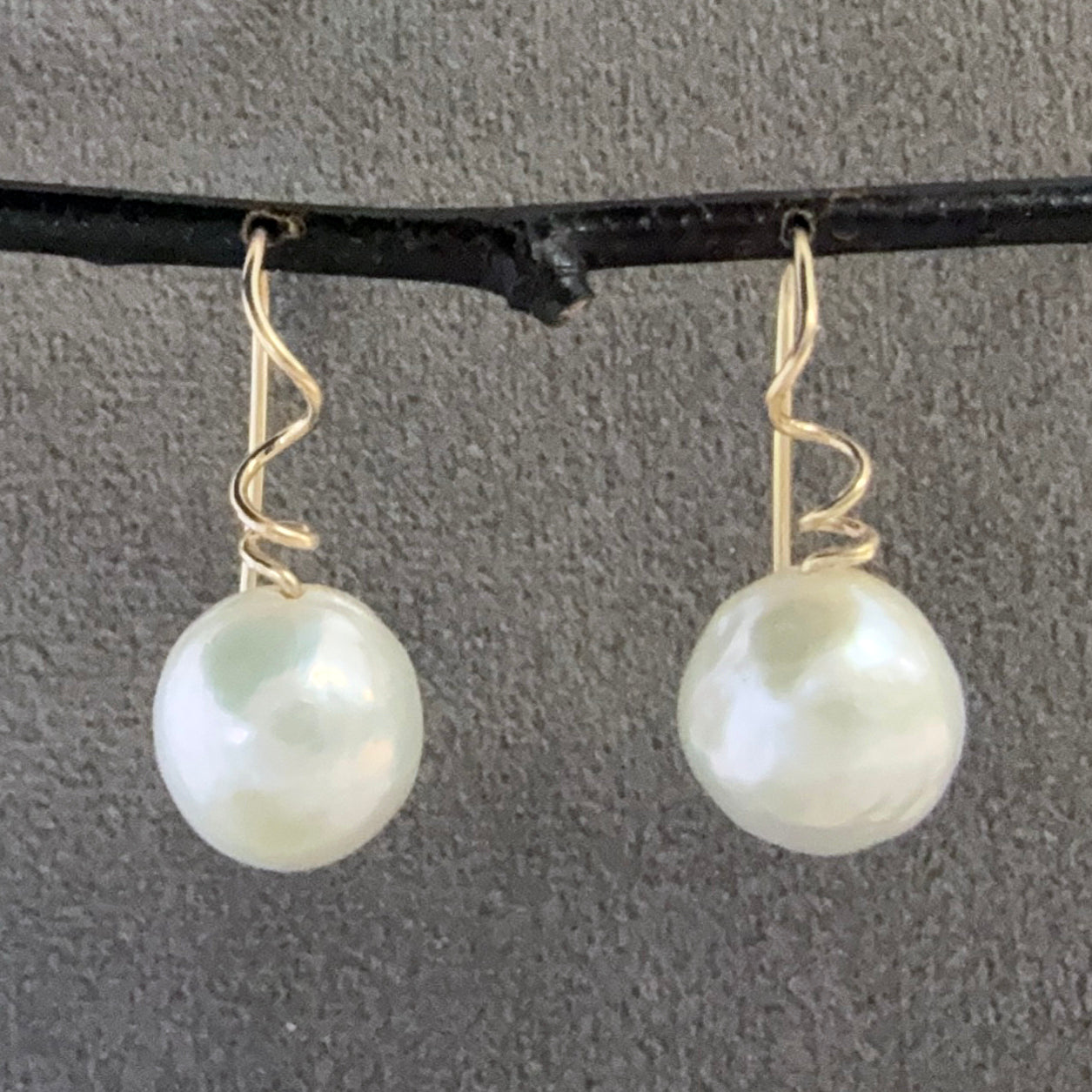 Large Pearl Tendril Drops 2026