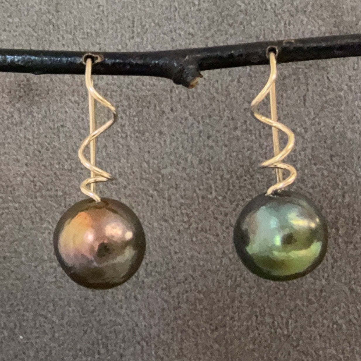 Large Pearl Tendril Drops 2026