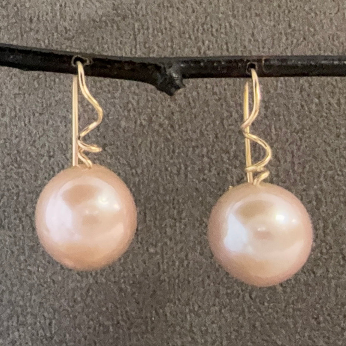 Large Pearl Tendril Drops 2026