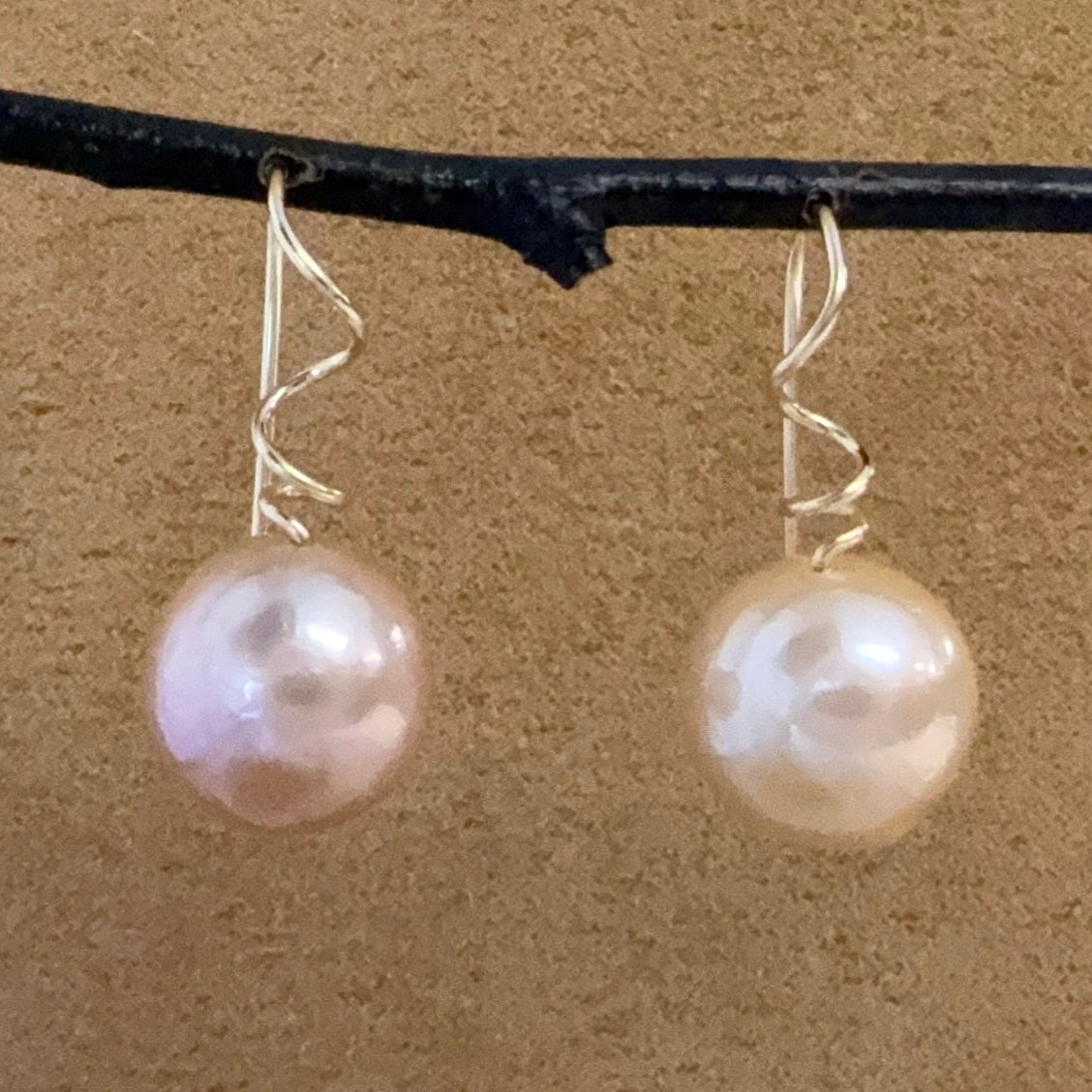 Large Pearl Tendril Drops 2026