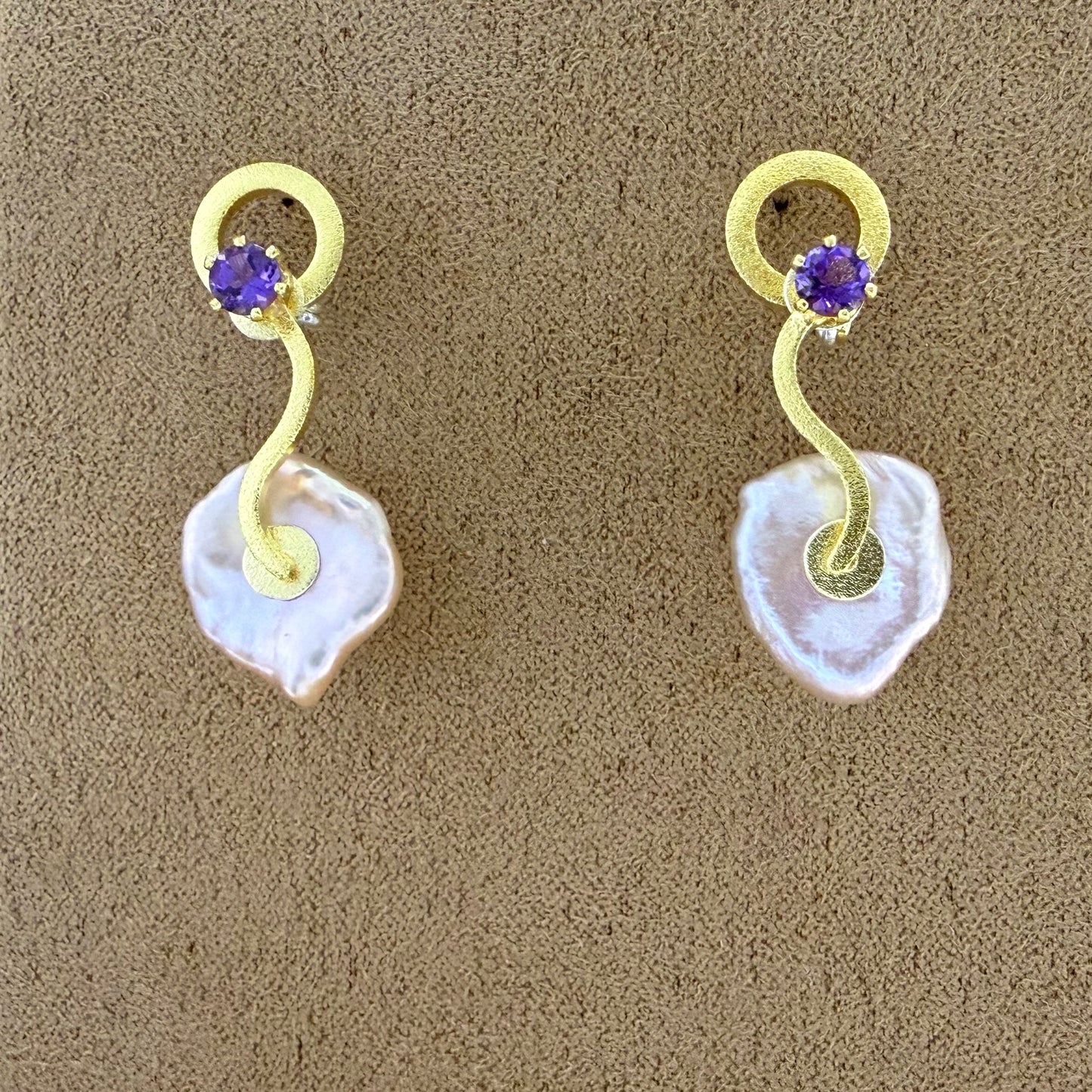 Keshi Pearl Waves 2025