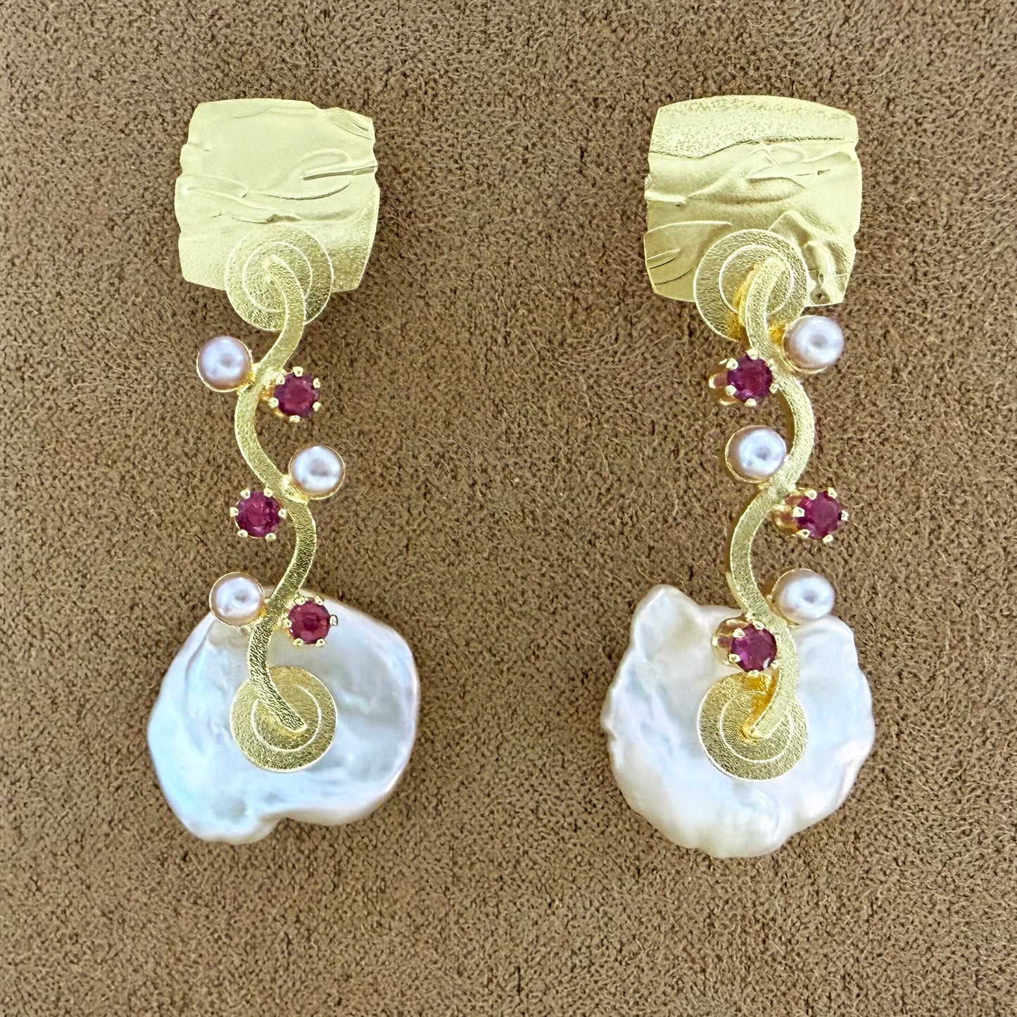 Keshi Pearl Waves 2025