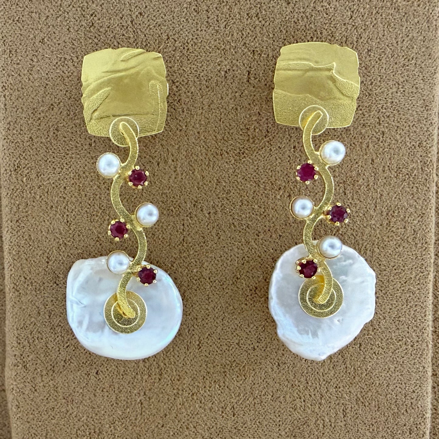 Keshi Pearl Waves 2025