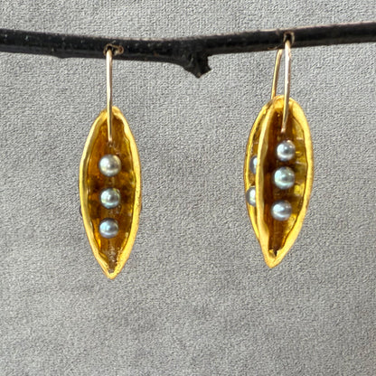 Tiny Mica Pods with Gray Pearls