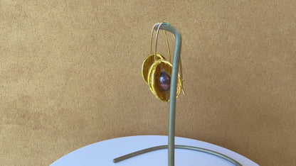 Mica Ravenswing Pearl Orbits