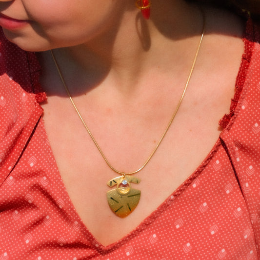 Large Triangle Necklaces